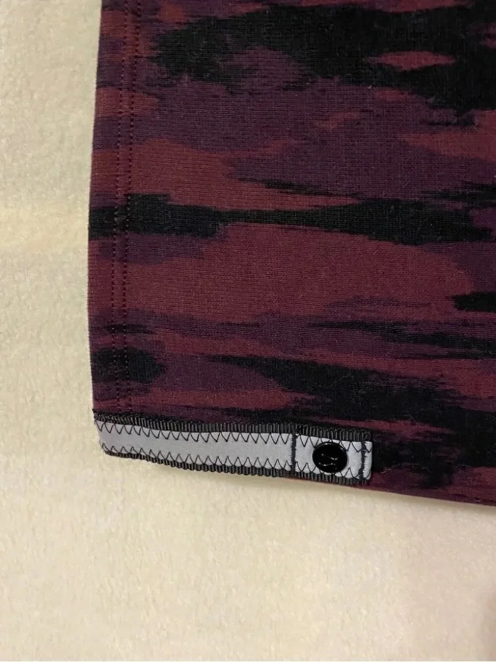 NWT Lululemon Vinyasa Painted Animal Bordeaux Drama Black camo infinity scarf